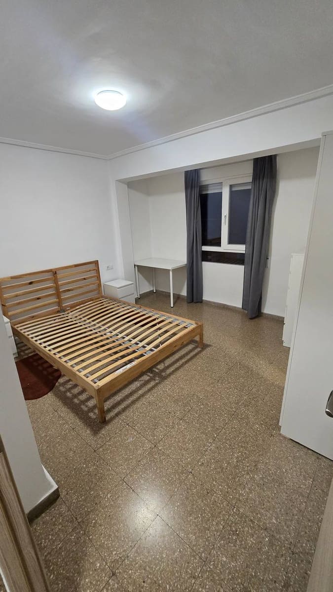 3 bedroom Apartment for sale in Valencia city - € 210,000 (Ref: 9400314)