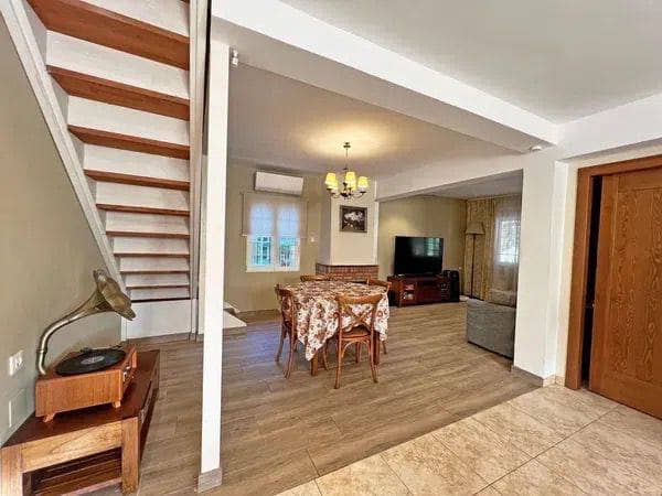 5 soverom Villa til salgs i Alzira med svømmebasseng garasje - € 385 000 (Ref: 9402479)