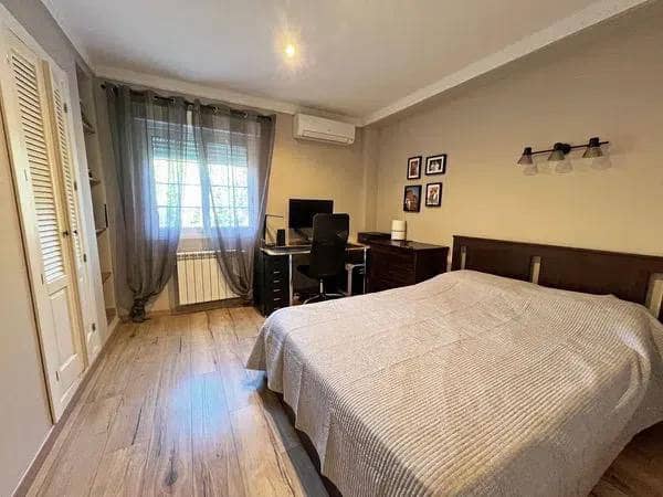 5 soverom Villa til salgs i Alzira med svømmebasseng garasje - € 385 000 (Ref: 9402479)