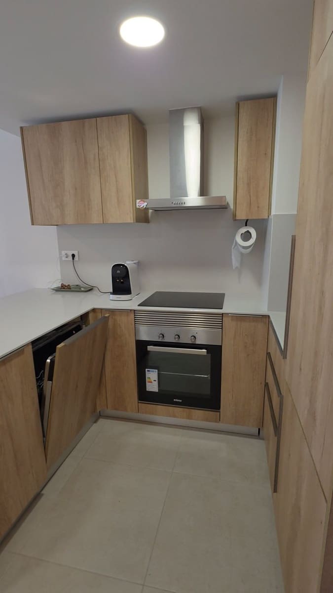 1 bedroom Apartment for rent in Valencia city with garage - € 2,600 (Ref: 9850523)