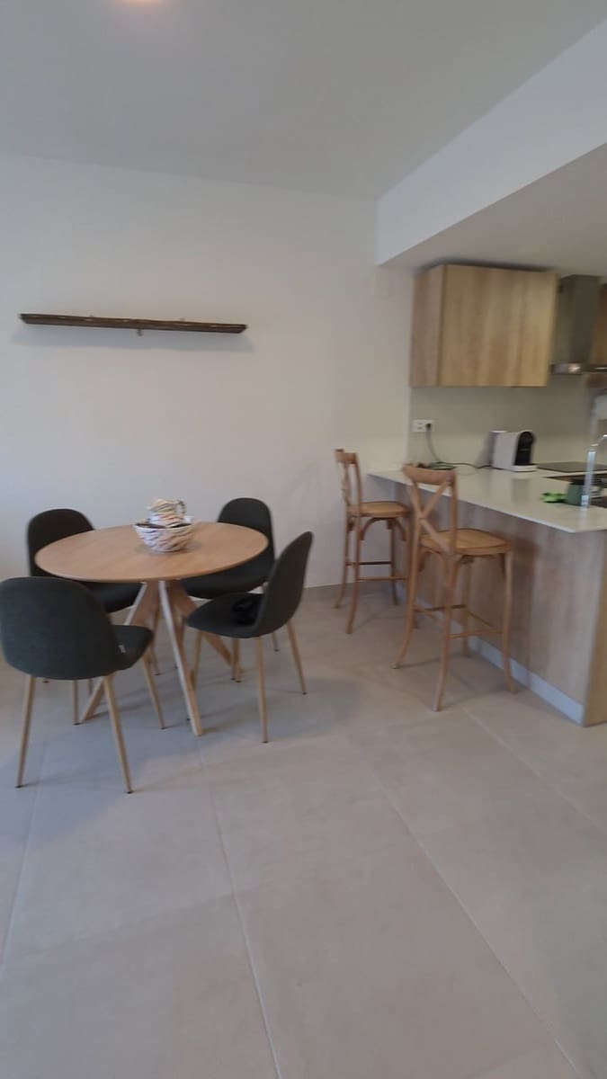 1 bedroom Apartment for rent in Valencia city with garage - € 2,600 (Ref: 9850523)