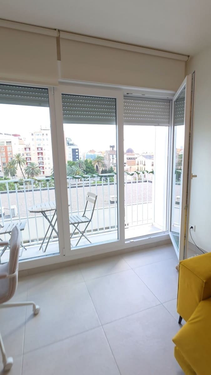 1 bedroom Apartment for rent in Valencia city with garage - € 2,600 (Ref: 9850523)