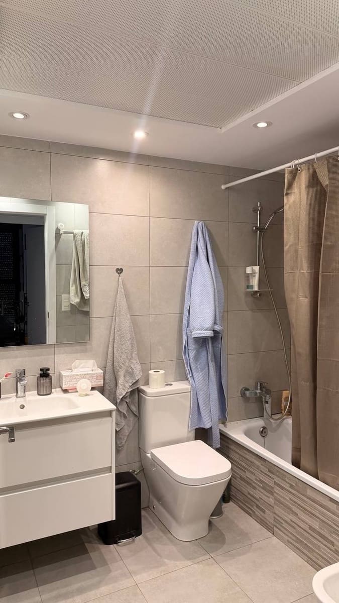 2 bedroom Apartment for rent in Valencia city with pool garage - € 2,000 (Ref: 9854319)