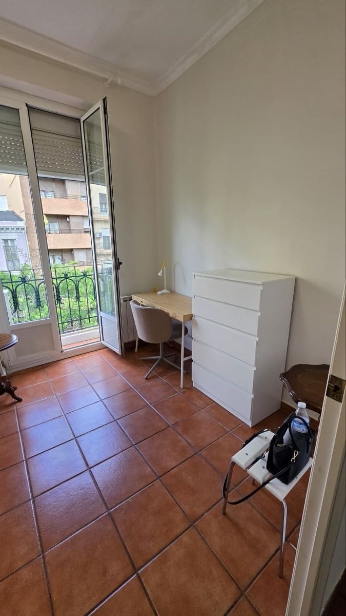 2 bedroom Apartment for rent in Valencia city - € 1,600 (Ref: 9854329)