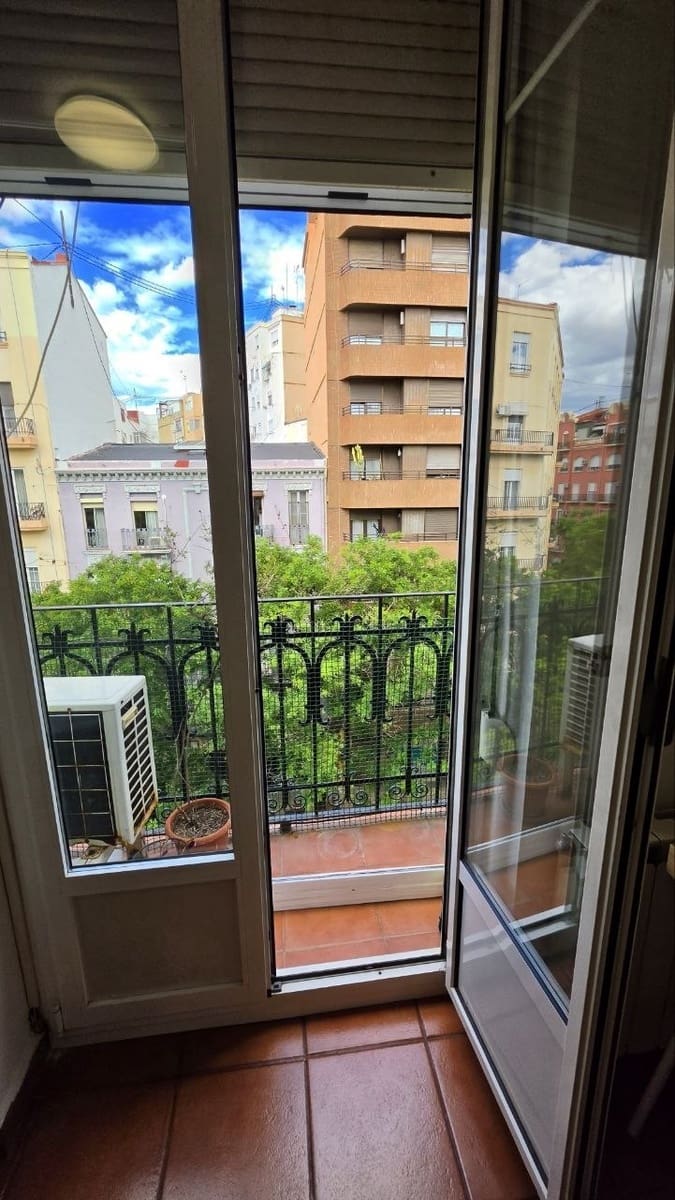 2 bedroom Apartment for rent in Valencia city - € 1,600 (Ref: 9854329)