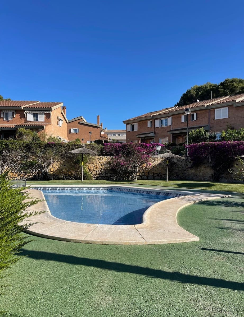 3 soveværelse Byhus til salg i Albir med swimmingpool garage - € 449.000 (Ref: 9937192)