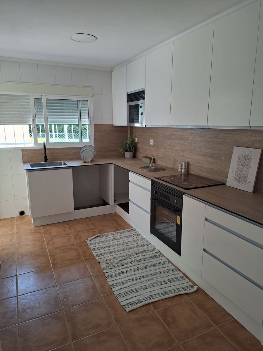 4 sypialnia Willa na sprzedaż w L'Eliana z basenem garażem - 590 000 € (Ref: 9941494)