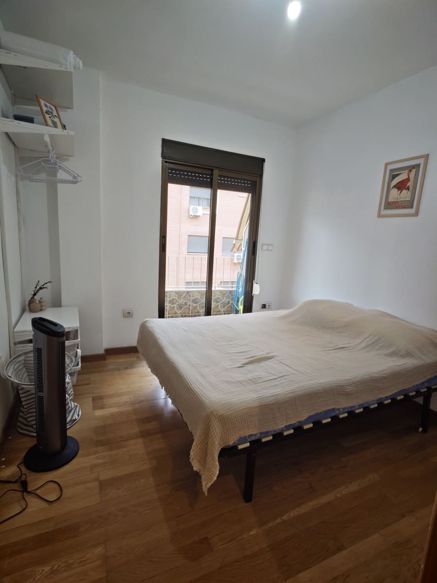 3 bedroom Apartment for rent in Valencia city - € 1,200 (Ref: 9948505)
