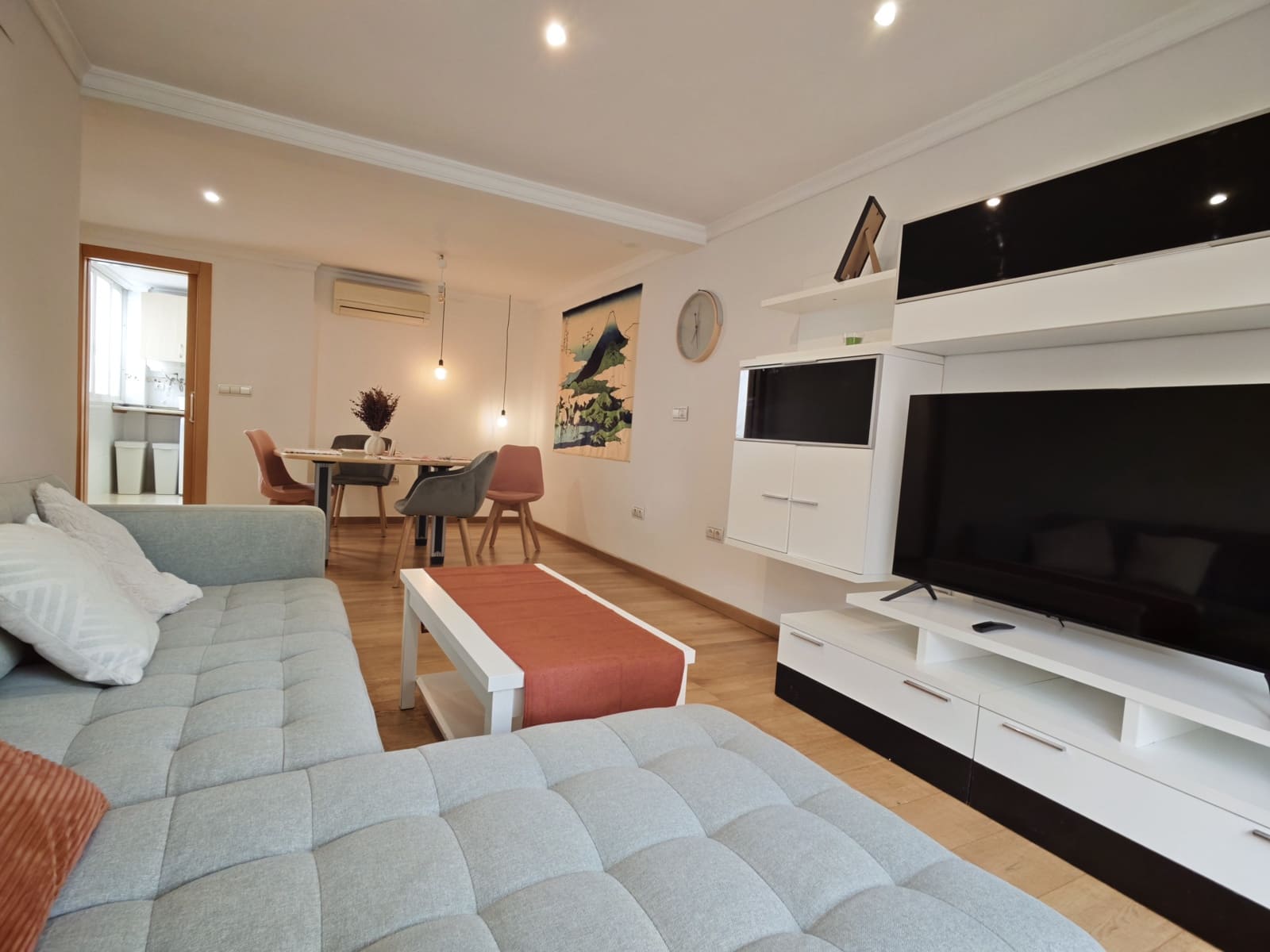 3 bedroom Apartment for rent in Valencia city - € 1,200 (Ref: 9948505)