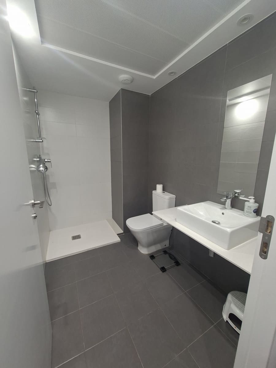 3 slaapkamer Appartement te huur in Valencia stad met garage - € 3.000 (Ref: 9970894)