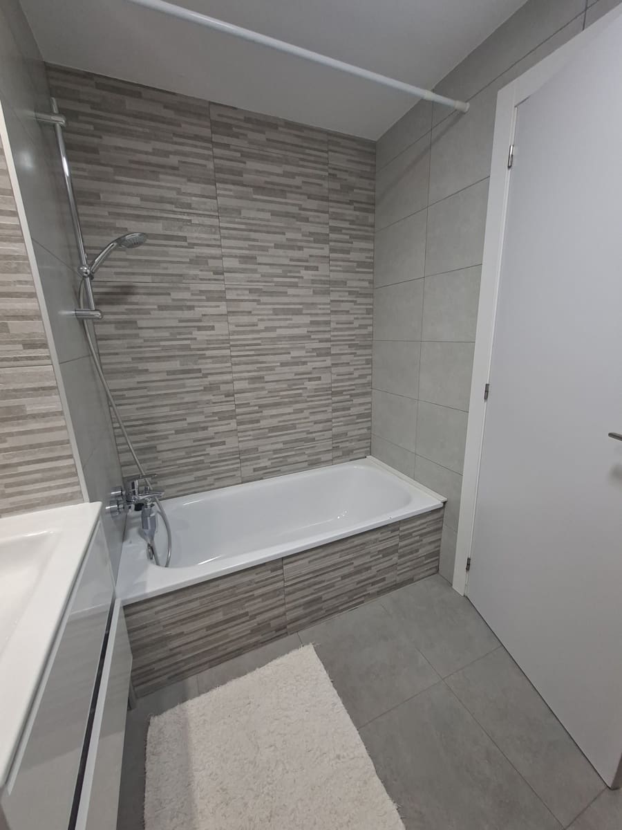3 slaapkamer Appartement te huur in Valencia stad met garage - € 3.000 (Ref: 9970894)