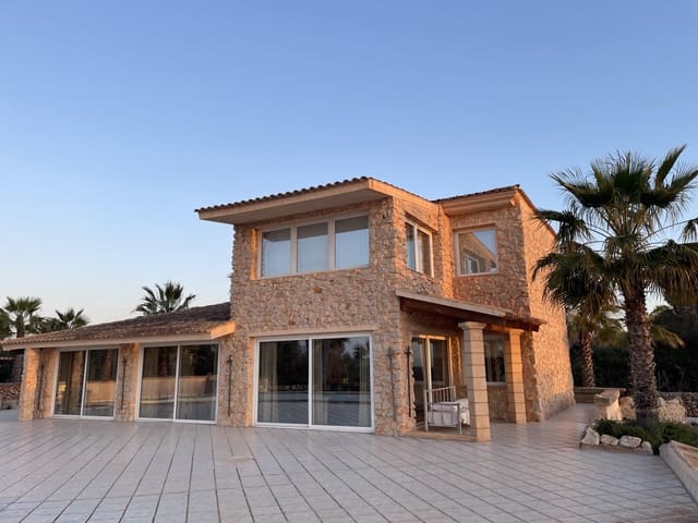 3 soveværelse Finca/Landehus til salg i Sa Coma, Sant Llorenç des Cardassar med swimmingpool - € 1.333.000 (Ref: 9073798)