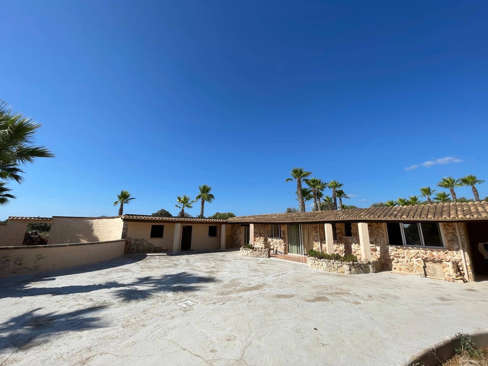 3 soveværelse Finca/Landehus til salg i Sa Coma med swimmingpool - € 1.333.000 (Ref: 9073798)