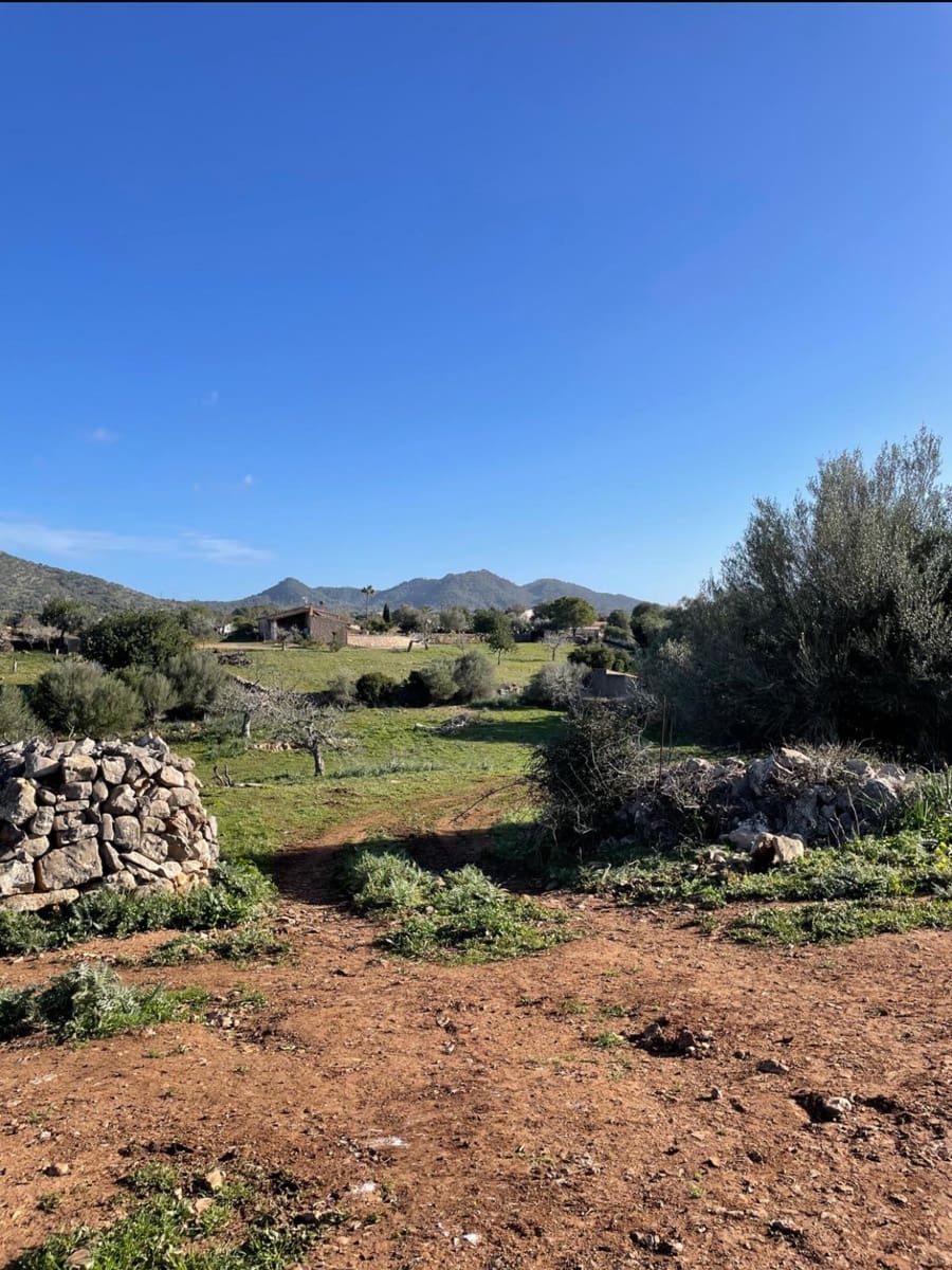 Grunde uden byggetilladelser til salg i Sant Llorenc des Cardassar - € 360.000 (Ref: 9082754)