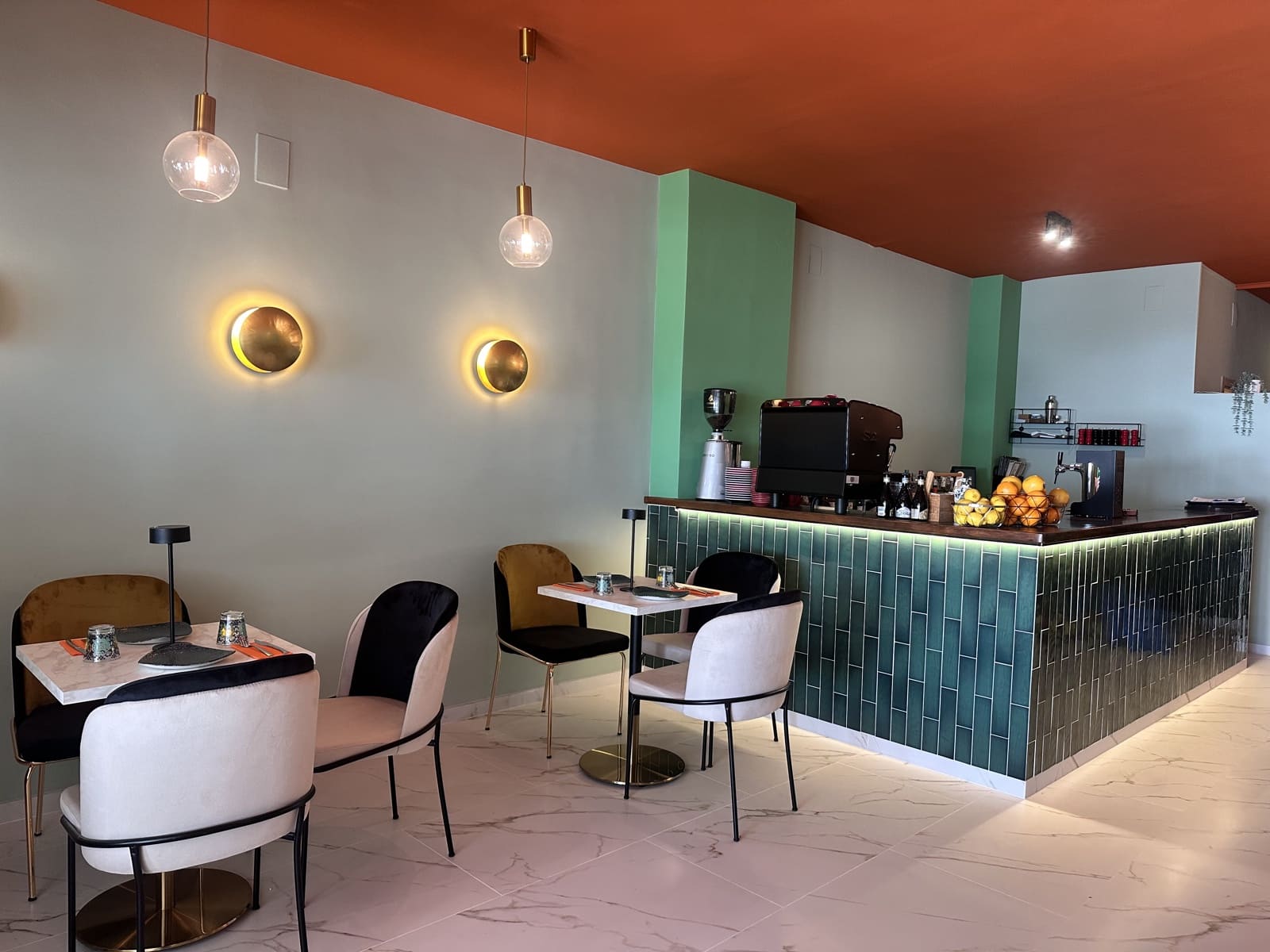 Azienda in vendita in Calpe / Calp - 175.000 € (Rif: 9072384)