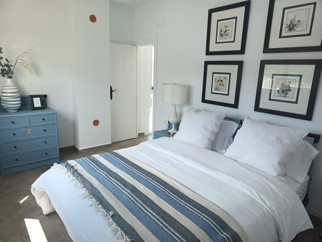 4 soveværelse Semi-Rækkehus til salg i Genalguacil med swimmingpool garage - € 165.000 (Ref: 9117445)