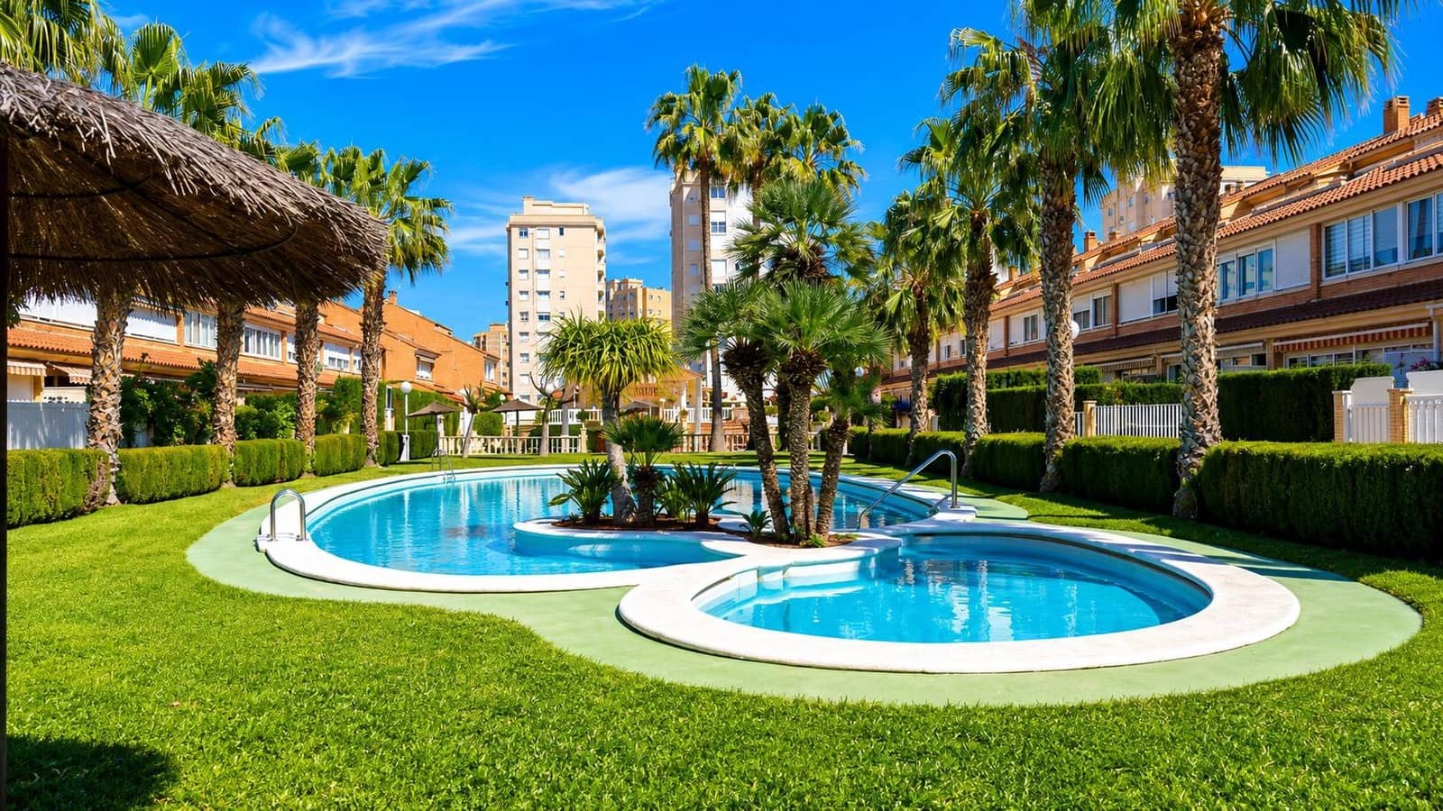 5 chambre Villa/Maison à vendre à Playa de San Juan avec piscine garage - 950 000 € (Ref: 10019220)