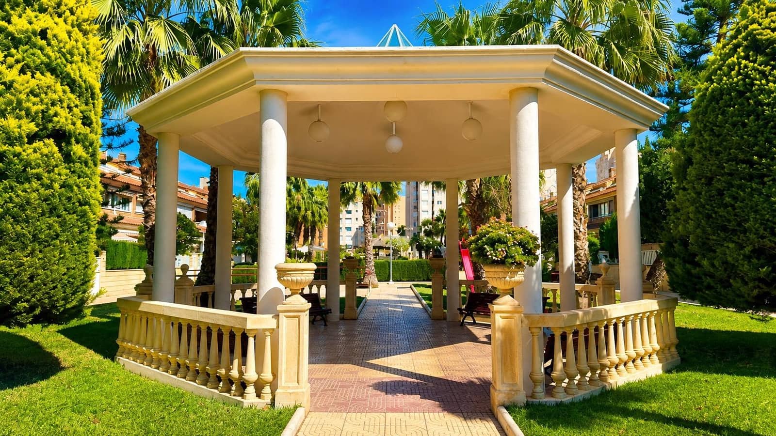 5 chambre Villa/Maison à vendre à Playa de San Juan avec piscine garage - 950 000 € (Ref: 10019220)