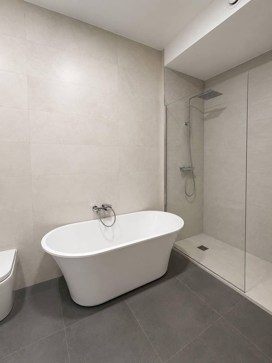 Apartamento de 3 habitaciones en València ciudad en alquiler con garaje - 1.550 € (Ref: 10047406)