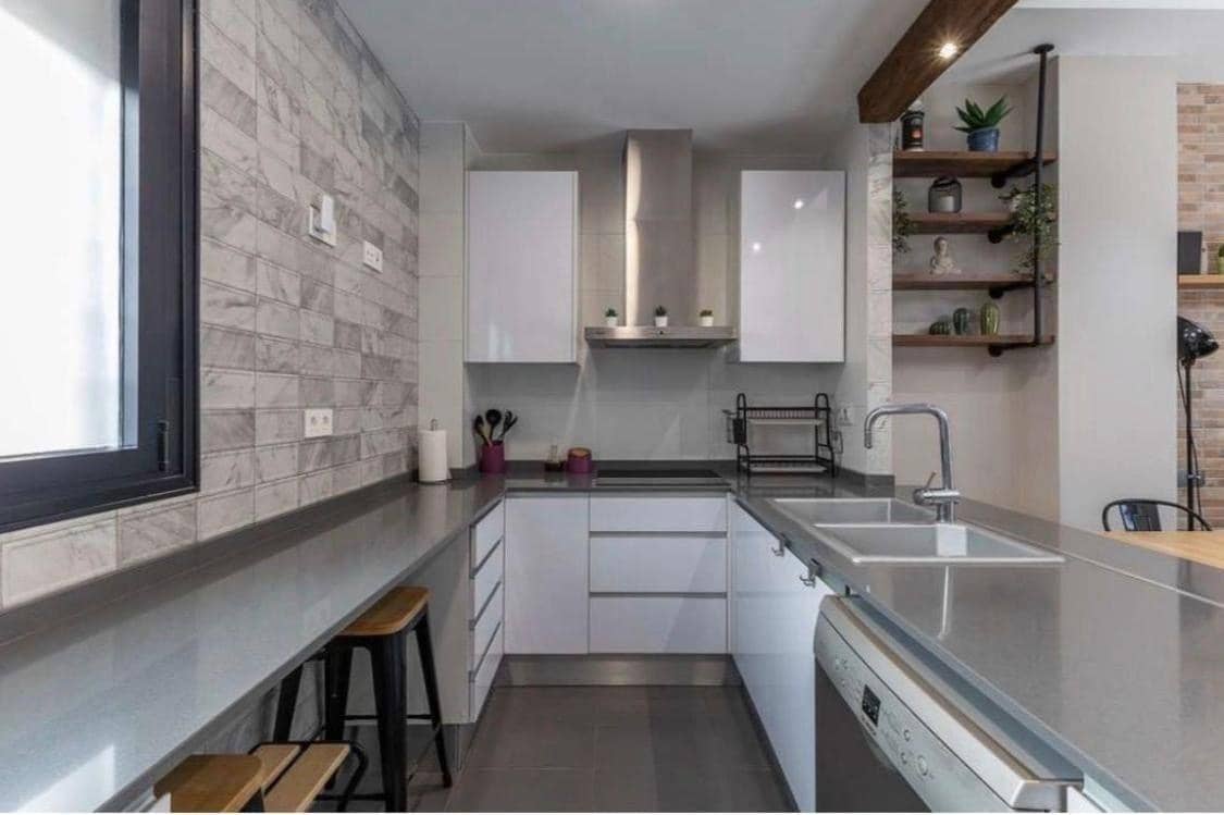 4 makuuhuone Paritalo myytävänä paikassa Valencia kaupunki mukana uima-altaan - 865 000 € (Ref: 10049381)