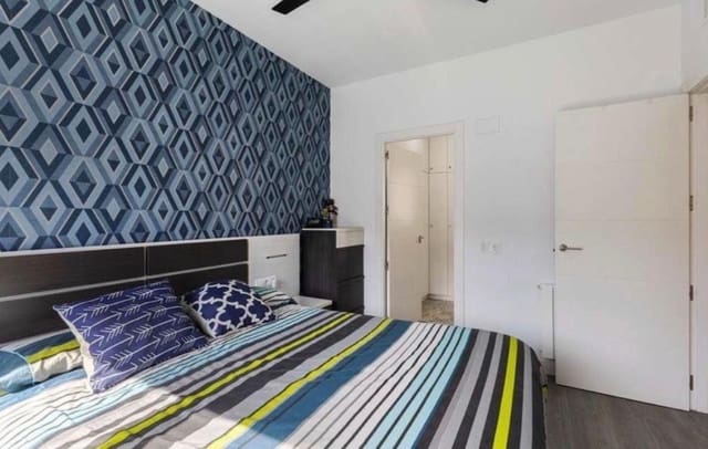 4 quarto Moradia Geminada para venda em Benicalap, Valência cidade com piscina - 865 000 € (Ref: 10049381)