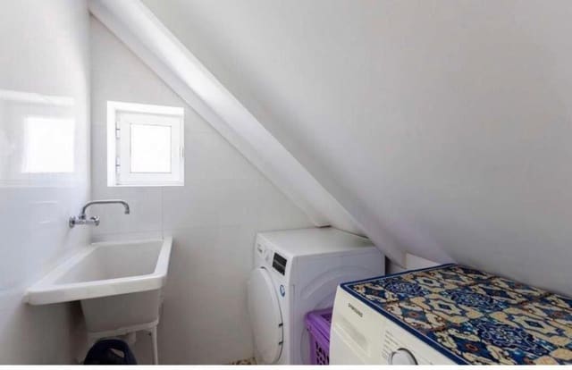 4 quarto Moradia Geminada para venda em Benicalap, Valência cidade com piscina - 865 000 € (Ref: 10049381)