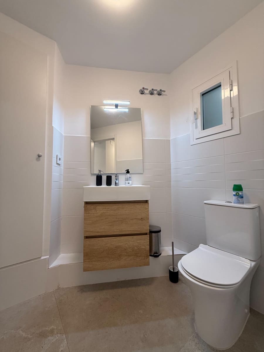 3 bedroom Flat for rent in Valencia city - € 1,900 (Ref: 10062381)