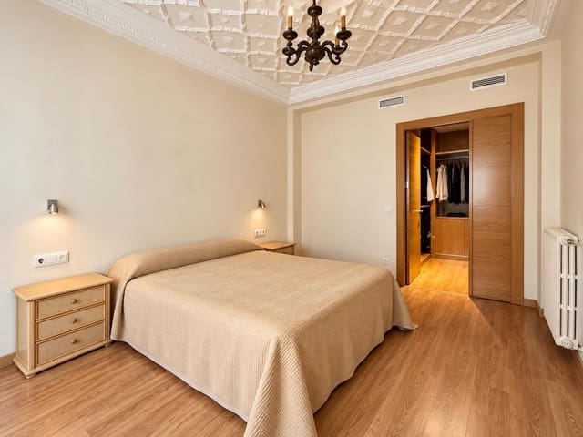 2 slaapkamer Flat te huur in Sant Francesc, Valencia stad - € 2.000 (Ref: 10064747)