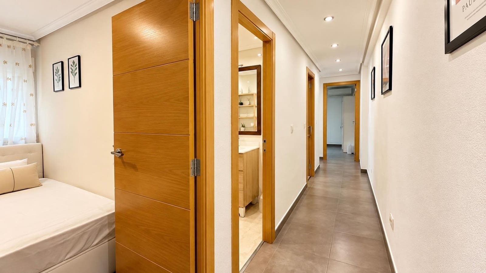 Piso de 3 habitaciones en València ciudad en alquiler - 1.500 € (Ref: 10086256)