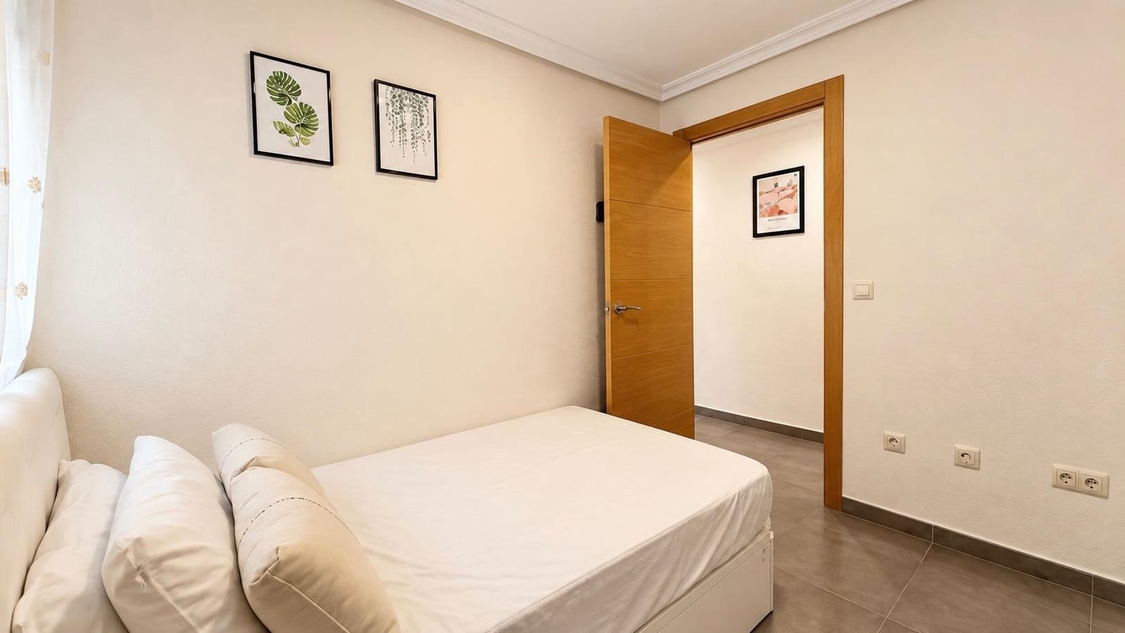 Piso de 3 habitaciones en València ciudad en alquiler - 1.500 € (Ref: 10086256)