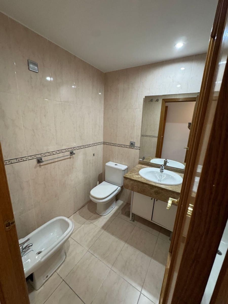 3 quarto Apartamento para arrendar em Valencia cidade com piscina garagem - 2 495 € (Ref: 10102691)