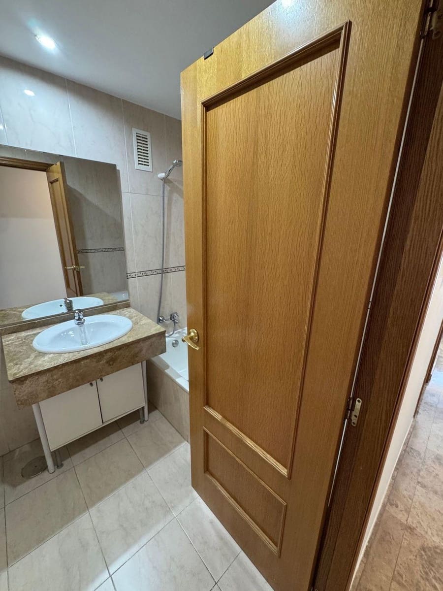 3 quarto Apartamento para arrendar em Valencia cidade com piscina garagem - 2 495 € (Ref: 10102691)