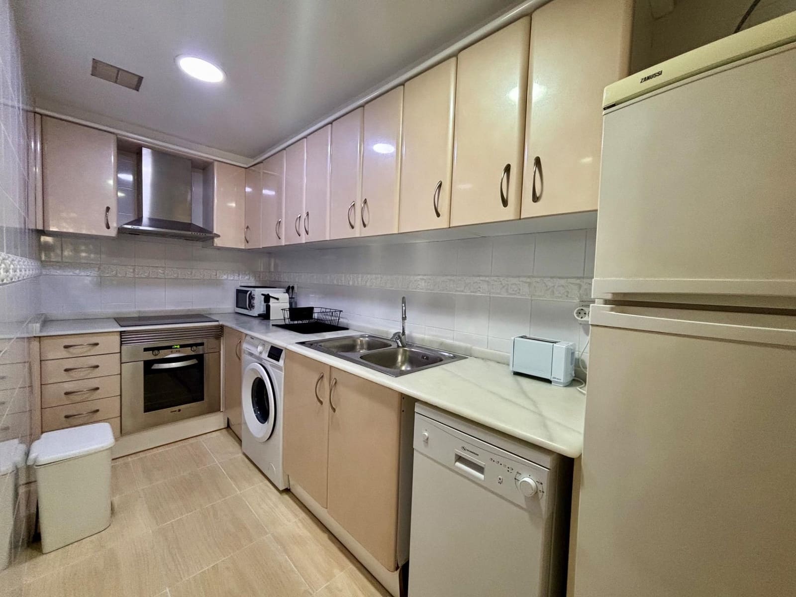 3 quarto Apartamento para arrendar em Valencia cidade - 3 200 € (Ref: 10115942)