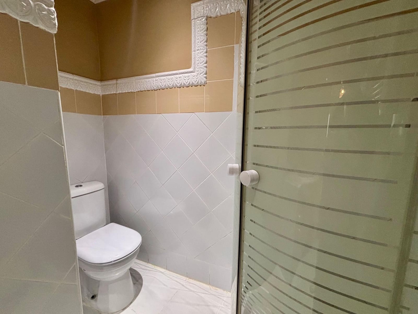 3 bedroom Apartment for rent in Valencia city - € 3,200 (Ref: 10115942)