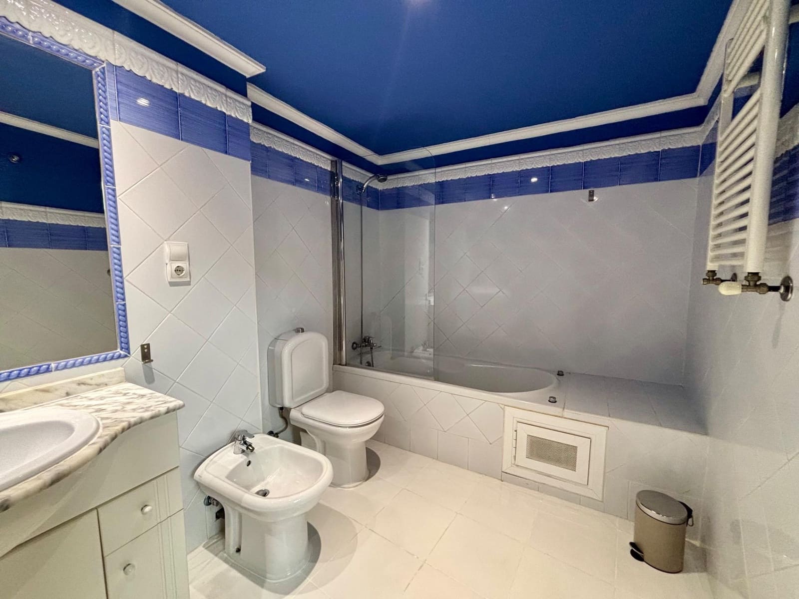 3 bedroom Apartment for rent in Valencia city - € 3,200 (Ref: 10115942)