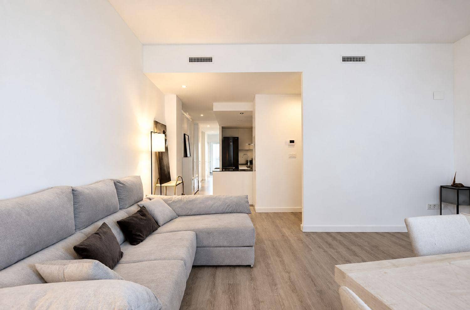 2 sovrum Lägenhet att hyra i Valencia stad med pool garage - 2 000 € (Ref: 10132069)