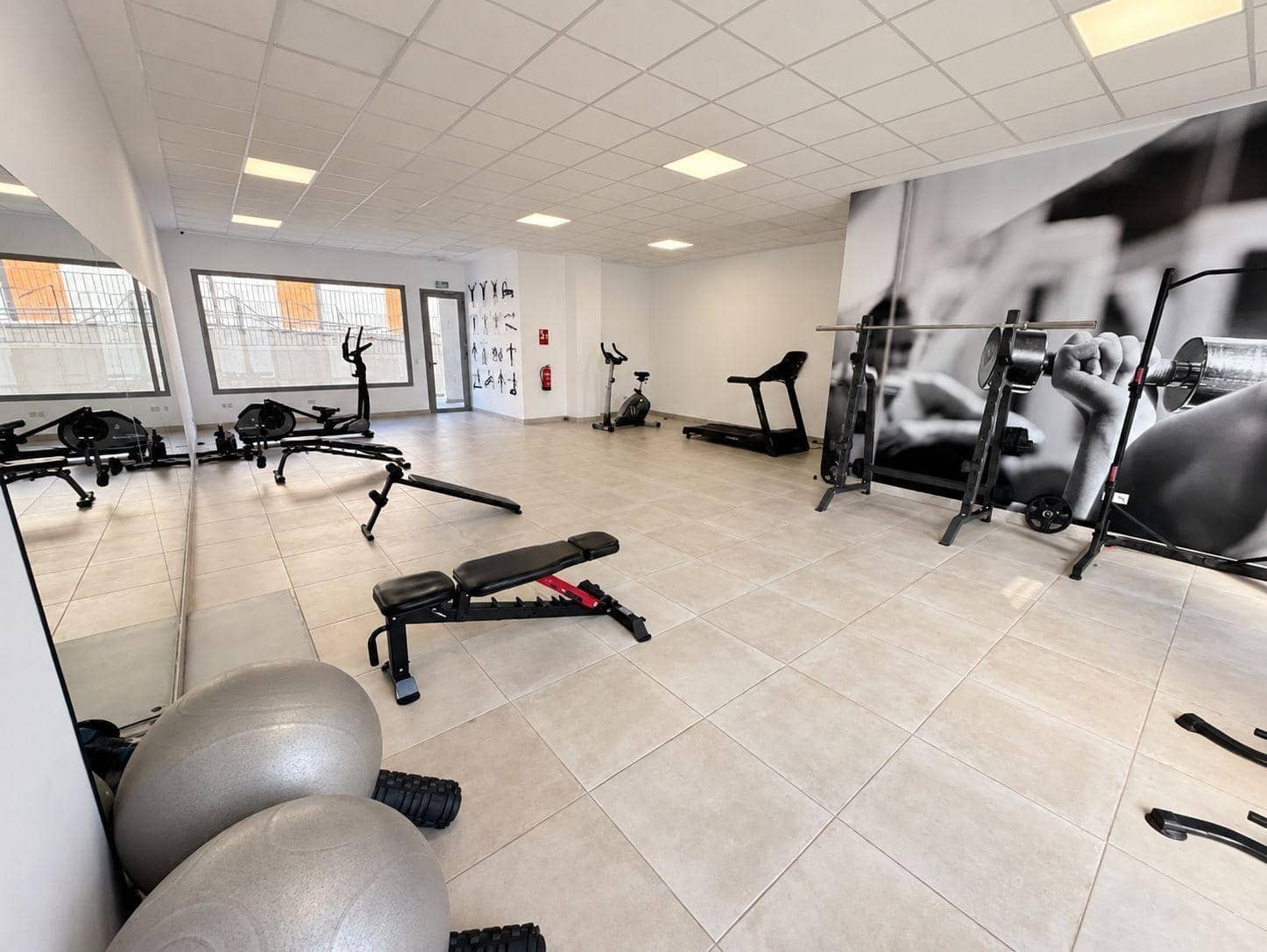 2 sovrum Lägenhet att hyra i Valencia stad med pool garage - 2 000 € (Ref: 10132069)