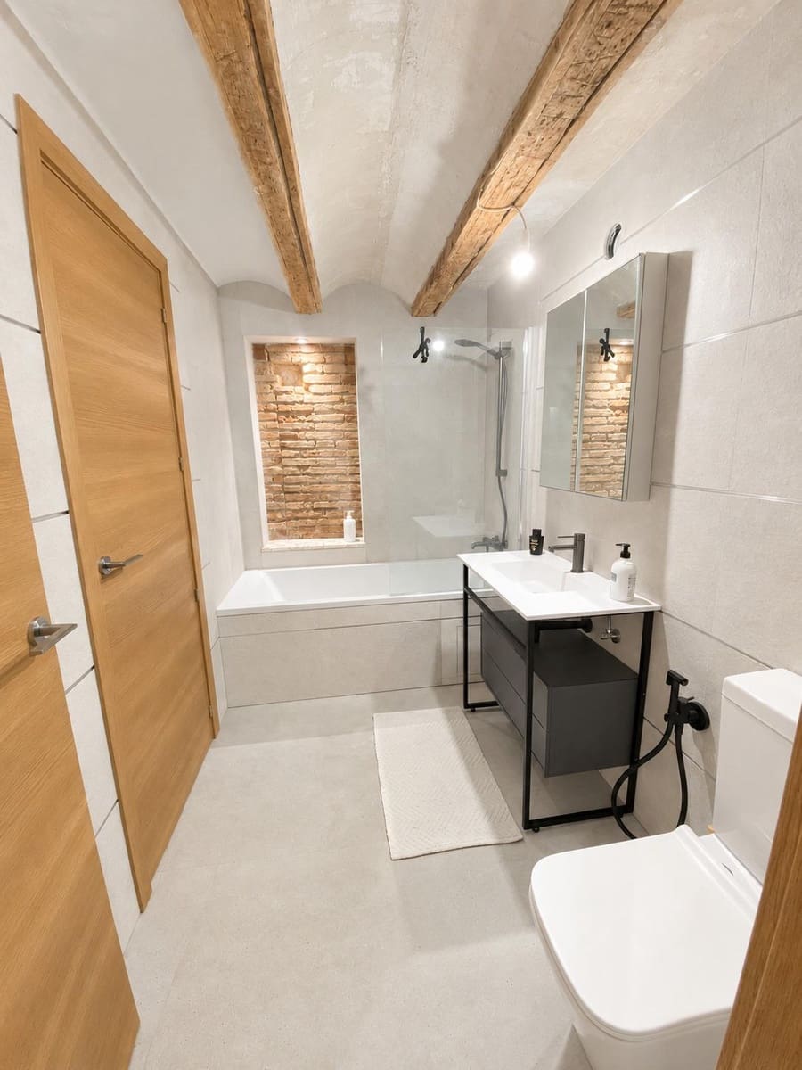 Piso de 3 habitaciones en València ciudad en alquiler - 2.500 € (Ref: 10132070)