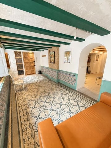 Piso de 3 habitaciones en Ciutat Vella, València ciudad en alquiler - 2.500 € (Ref: 10132070)