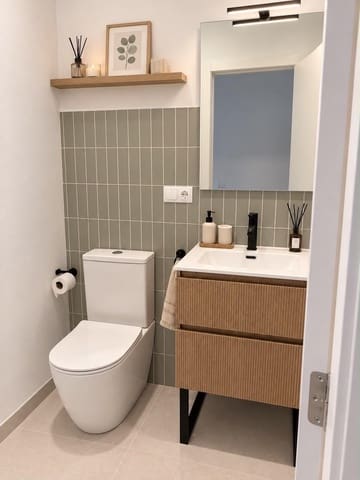 4 quarto Apartamento para arrendar em La Roqueta, Valência cidade - 1 900 € (Ref: 10133414)