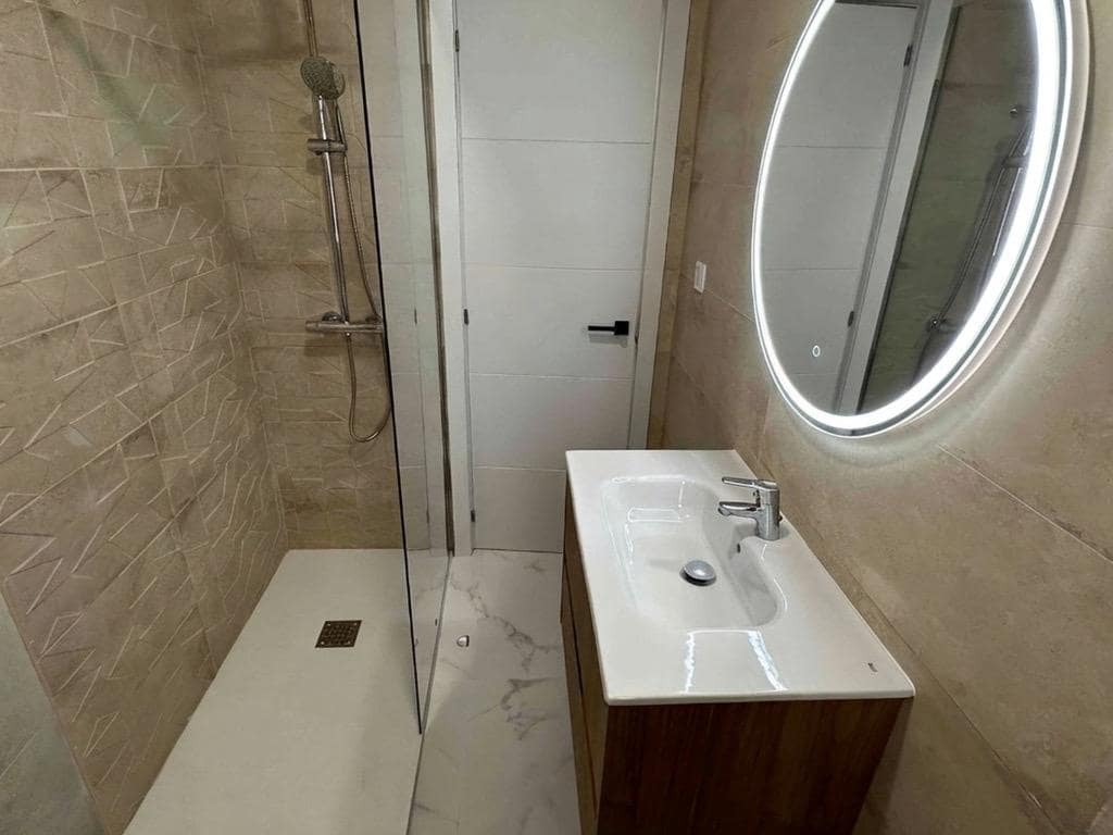 3 makuuhuone Asunto vuokrattavana paikassa Valencia kaupunki - 1 700 € (Ref: 10147199)