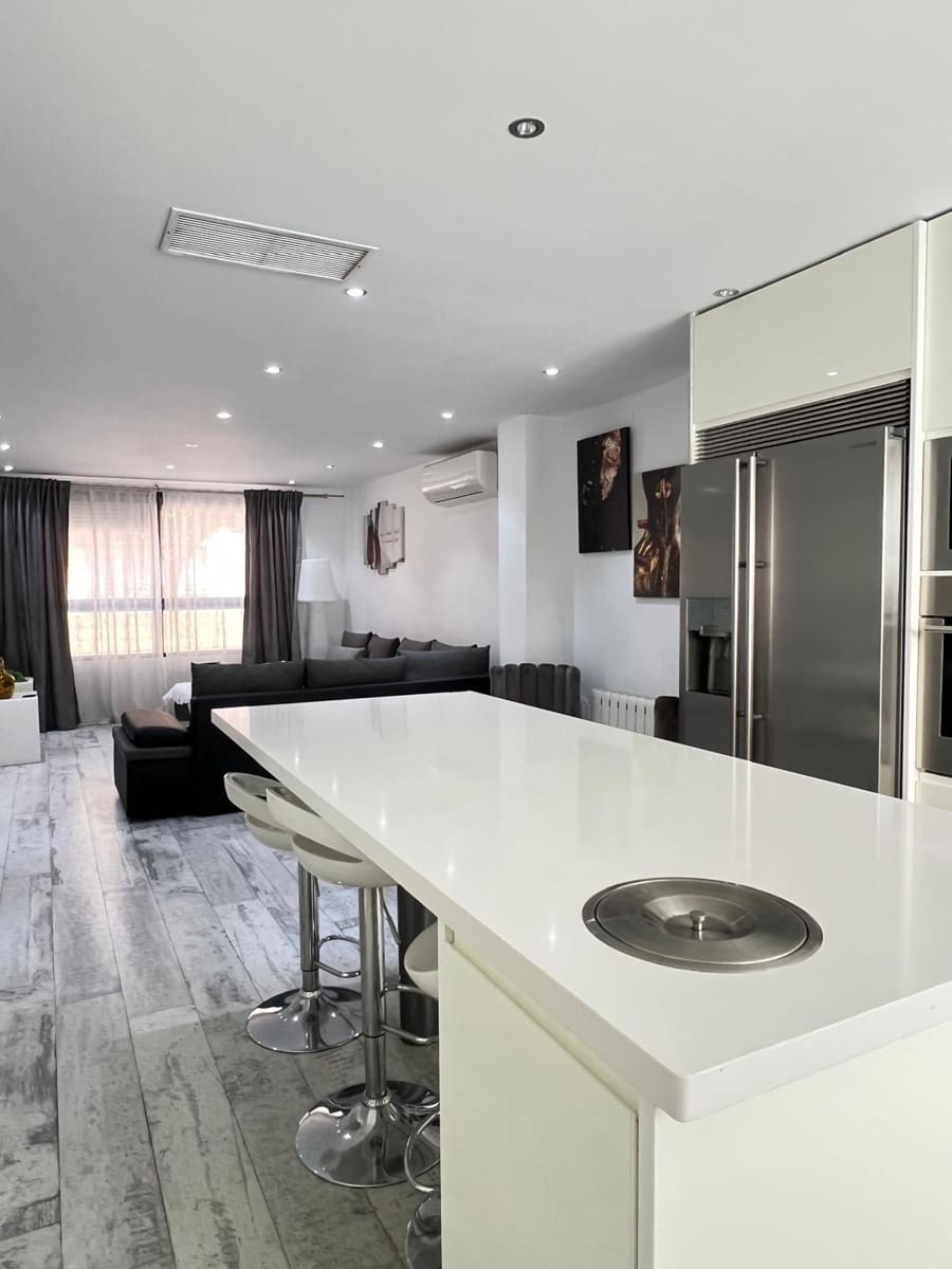3 Zimmer Apartment zu vermieten in Valencia Stadt mit Garage - 2.200 € (Ref: 10155334)