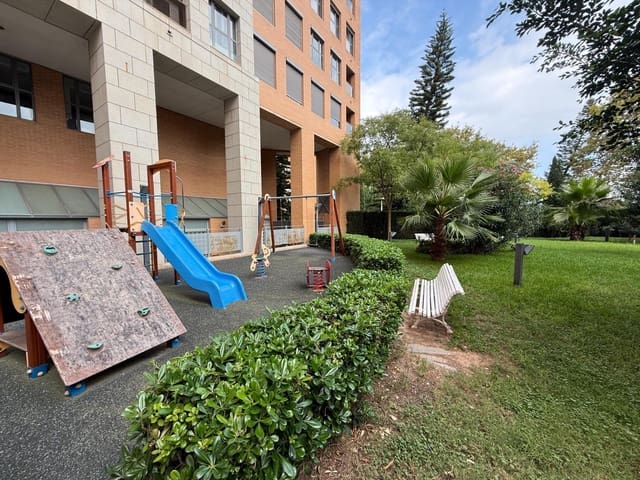 3 soveværelse Lejlighed til leje i Ciutat de les Arts i de les Ciencies, Valencia by med swimmingpool garage - € 2.400 (Ref: 10162294)