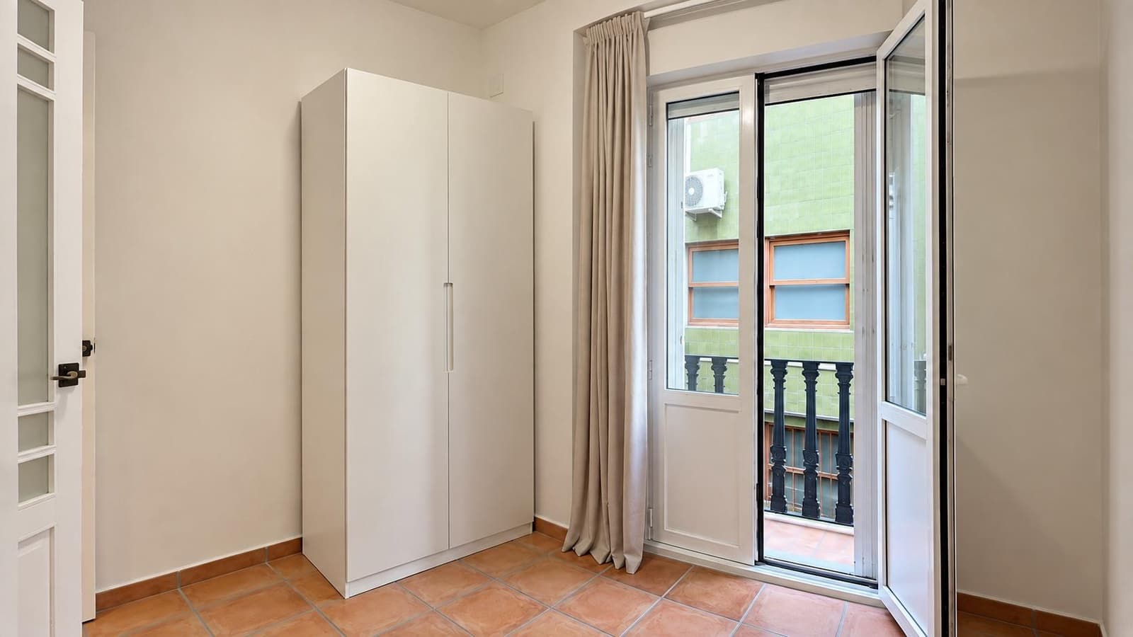 2 bedroom Flat for rent in Valencia city - € 1,900 (Ref: 10166748)