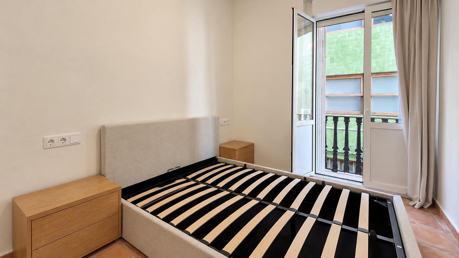 2 bedroom Flat for rent in Valencia city - € 1,900 (Ref: 10166748)