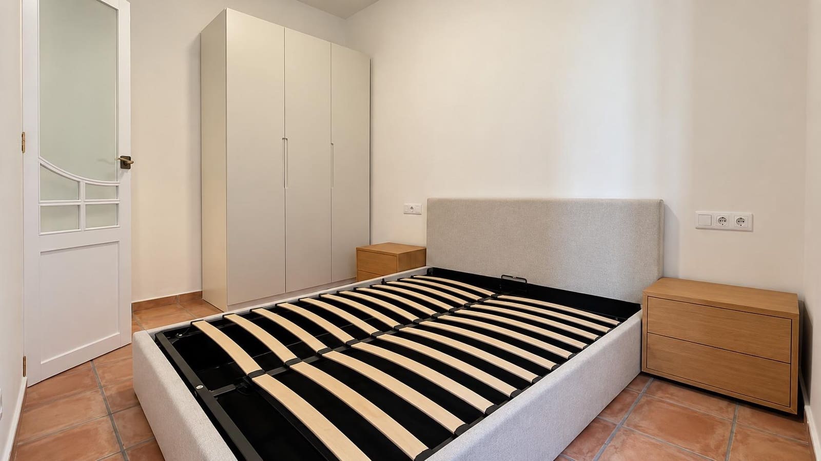 2 bedroom Flat for rent in Valencia city - € 1,900 (Ref: 10166748)