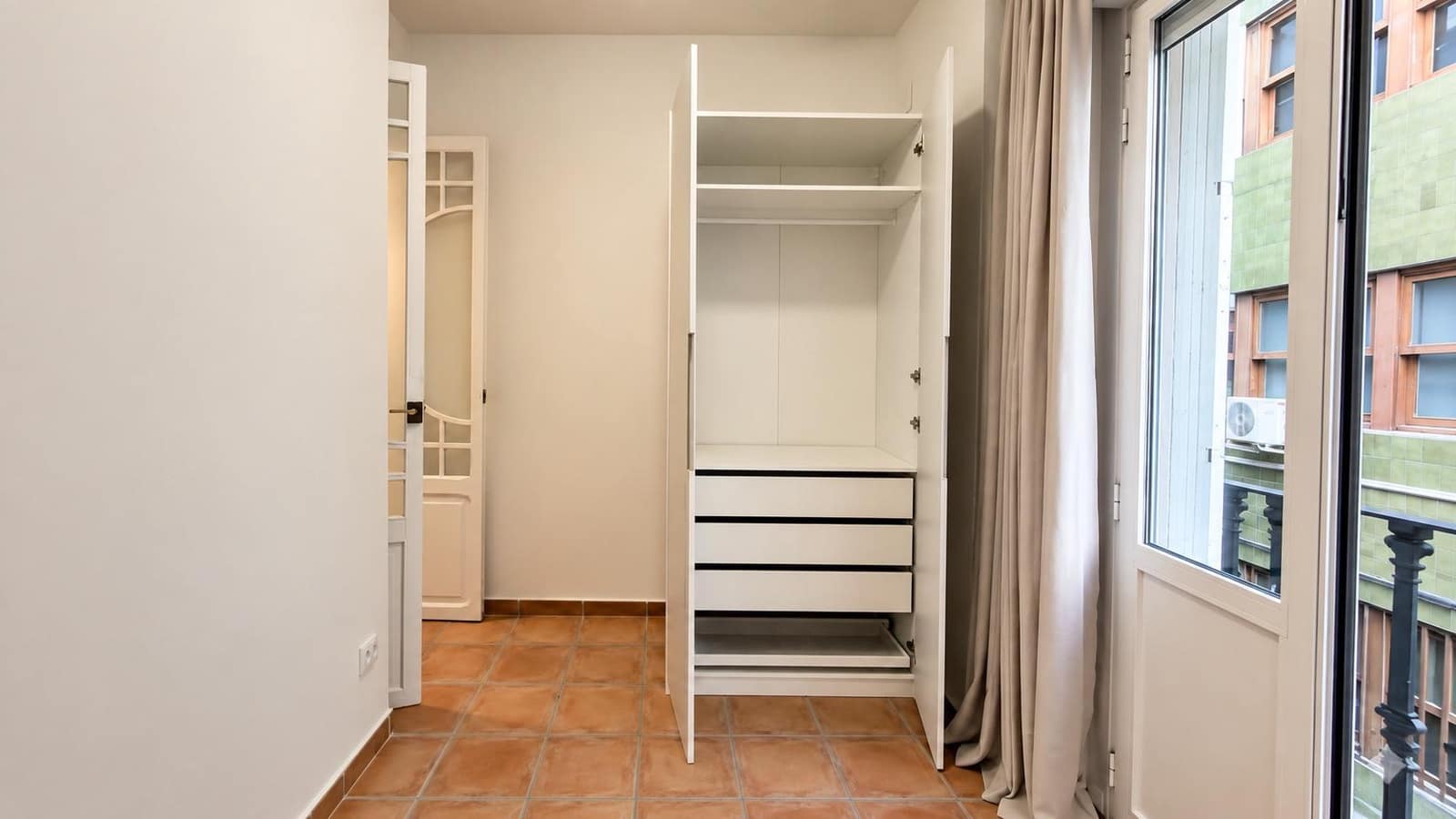 2 bedroom Flat for rent in Valencia city - € 1,900 (Ref: 10166748)