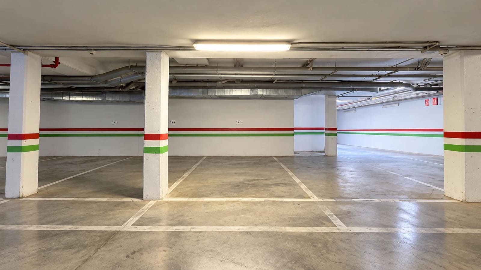 3 soveværelse Semi-Rækkehus til salg i Paterna med swimmingpool garage - € 500.000 (Ref: 10166749)