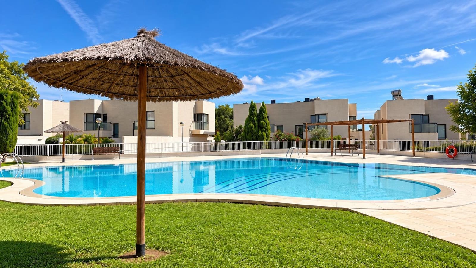 3 soveværelse Semi-Rækkehus til salg i Paterna med swimmingpool garage - € 500.000 (Ref: 10166749)