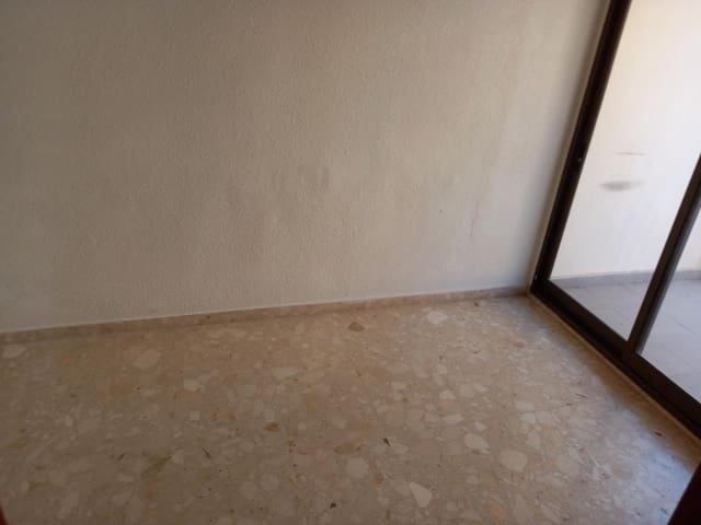 3 bedroom Flat for sale in Mestalla, Valencia city - € 260,000 (Ref: 9099130)